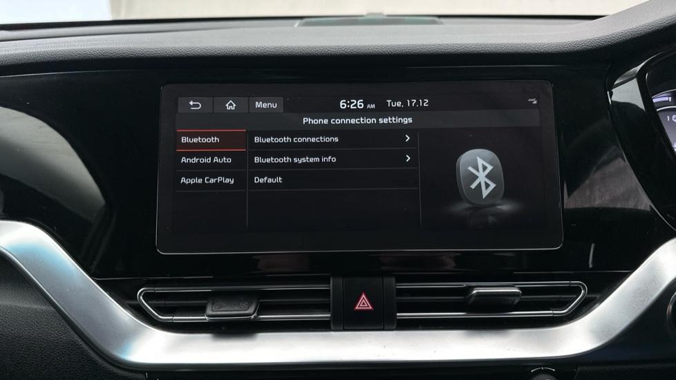 Apple CarPlay / Android Auto / Bluetooth 