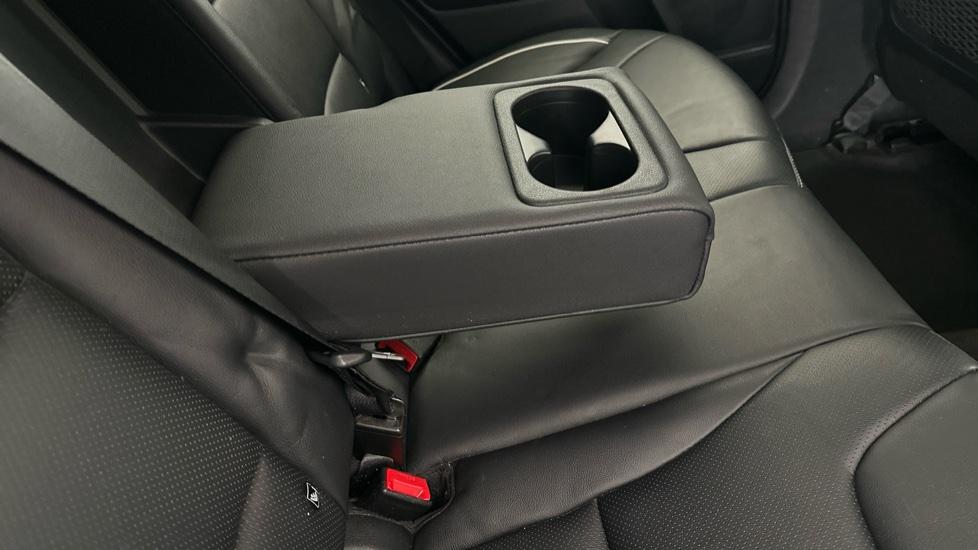 Rear Armrest/ Cup Holder