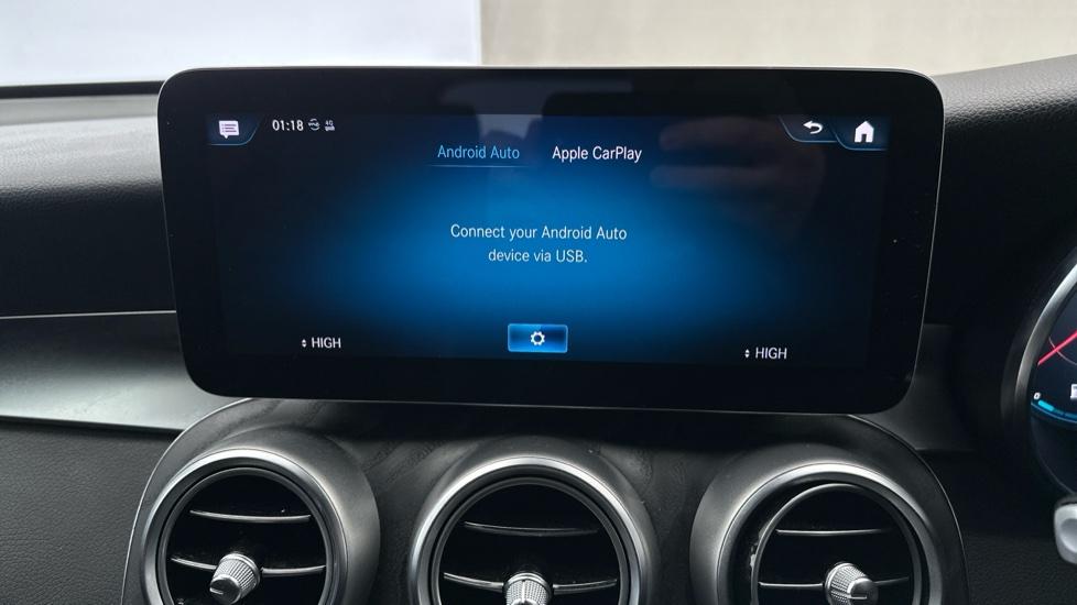 Apple Car Play & Android Auto