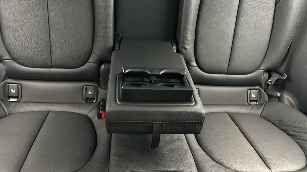 Rear Armrest/ Cup Holder