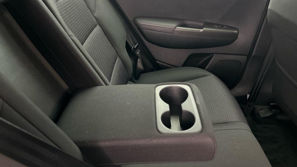 Rear Armrest/ Cup Holder