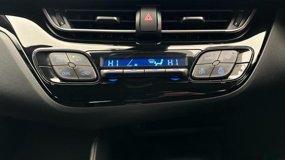 Dual Climate Control / Air Conditioning 