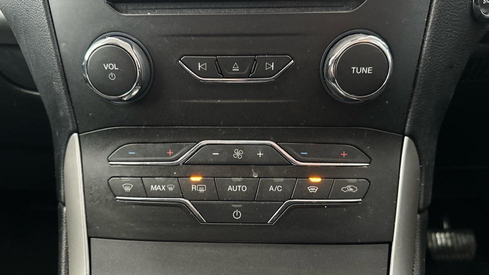 Air Conditioning /Dual Climate Control 