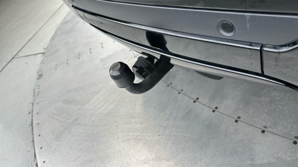 Rear Parking Sensors /Tow Bar 