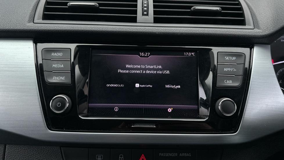 Apple Car Play & Android Auto