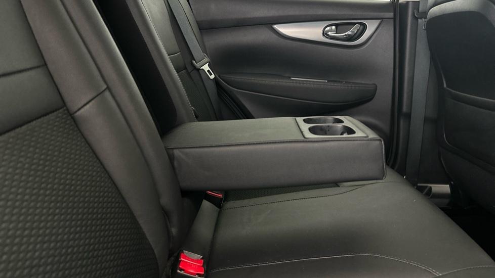 Rear Armrest/ Cup Holder