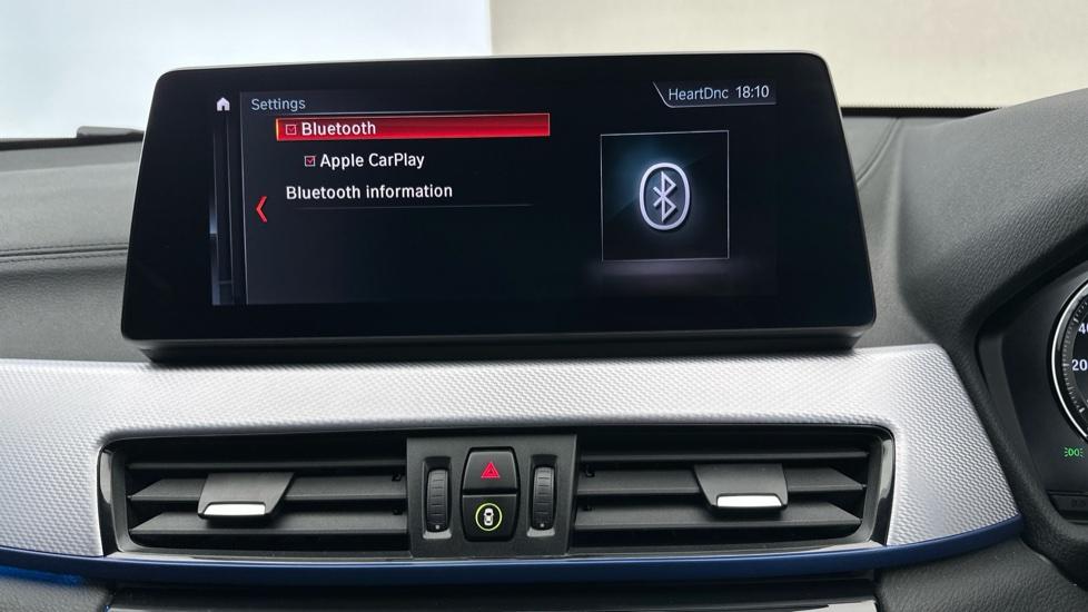 Bluetooth Connectivity  / Apple CarPlay 