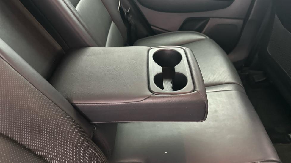 Rear Armrest/ Cup Holder