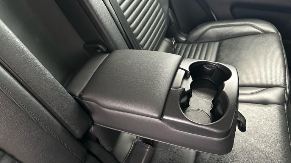 Rear Armrest/ Cup Holder