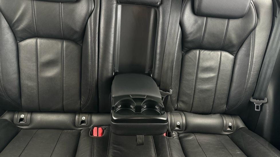 Rear Armrest/ Cup Holder