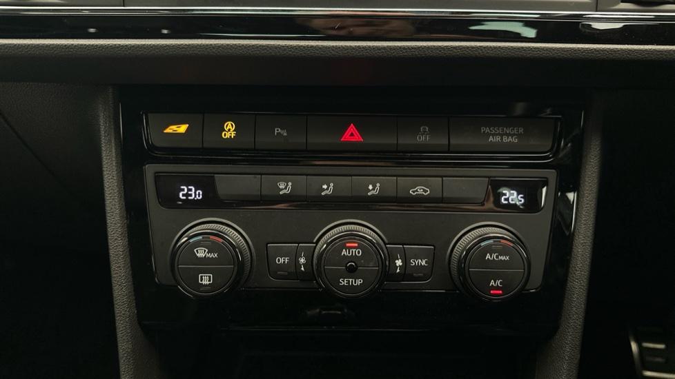 Air Conditioning /Dual Climate Control /Auto Stop/Start 