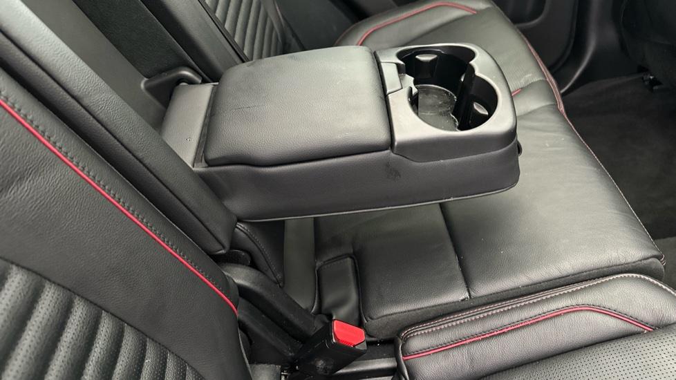 Rear Armrest/ Cup Holder