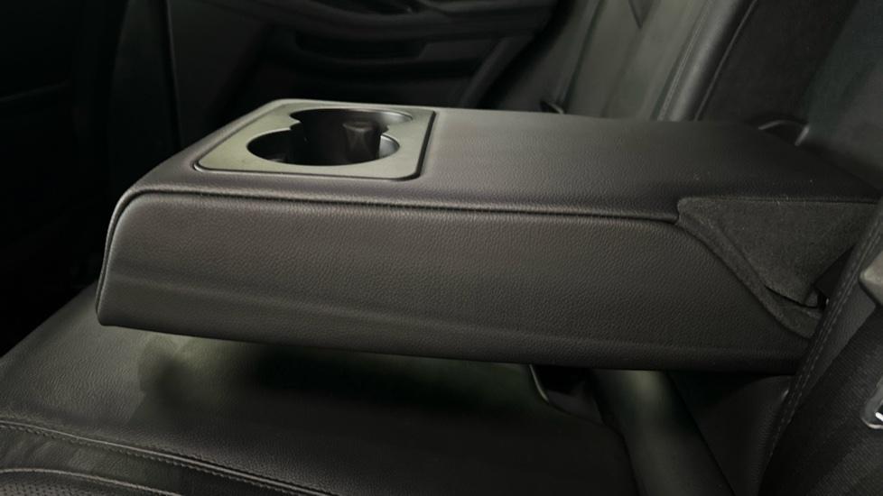 Rear Armrest/ Cup Holder