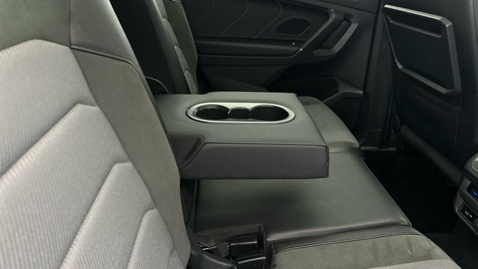 Rear Armrest/ Cup Holder