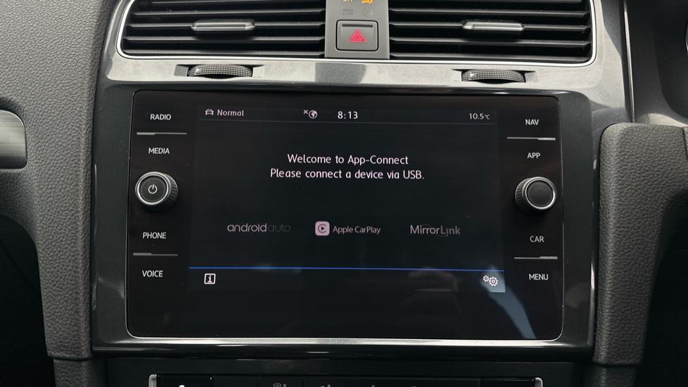 Apple CarPlay / Android Auto 