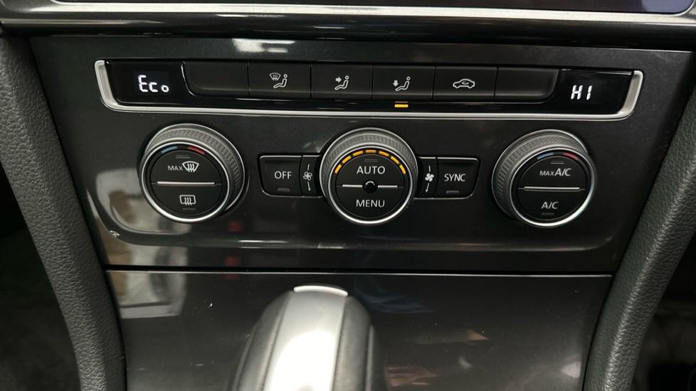 Air Conditioning /Dual Climate Control 