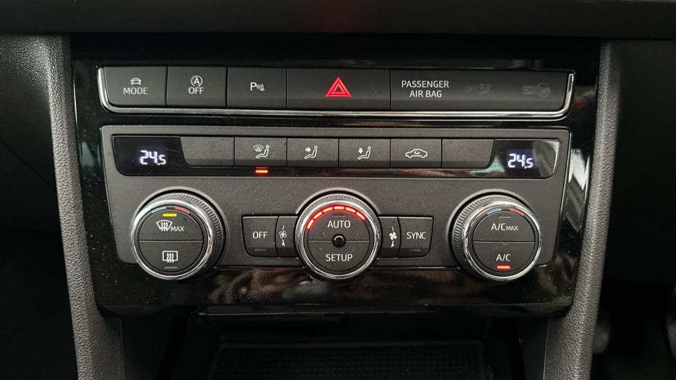 Air Conditioning /Dual Climate Control /Auto Stop/Start 