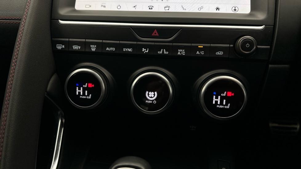 Air Conditioning /Dual Climate Control /Heated Seats 