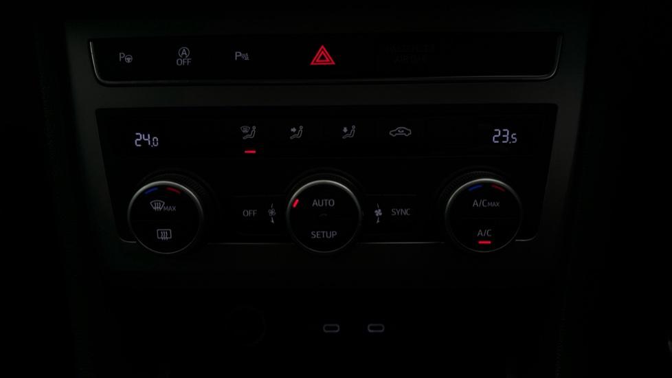 Air Conditioning /Dual Climate Control 