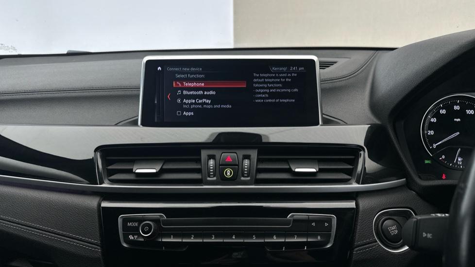 Bluetooth / Apple CarPlay / Android Auto 