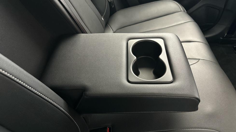 Rear Armrest/ Cup Holder