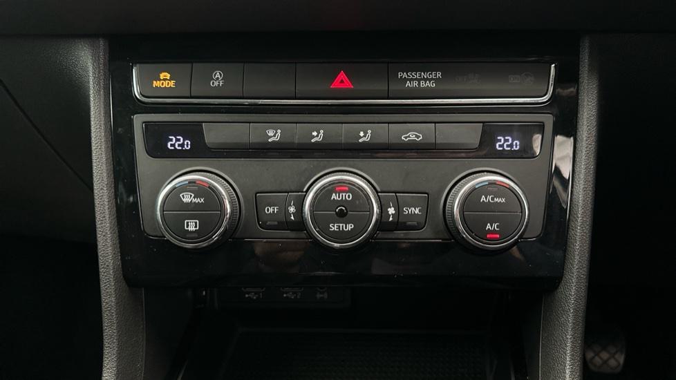 Dual Climate Control / Air Conditioning / Auto Stop/Start