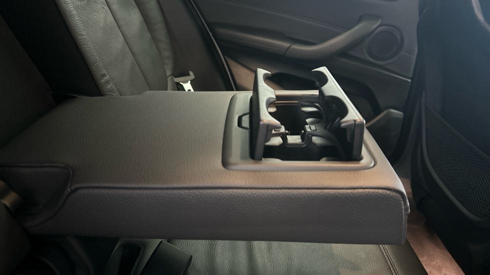 Rear Armrest/ Cup Holder