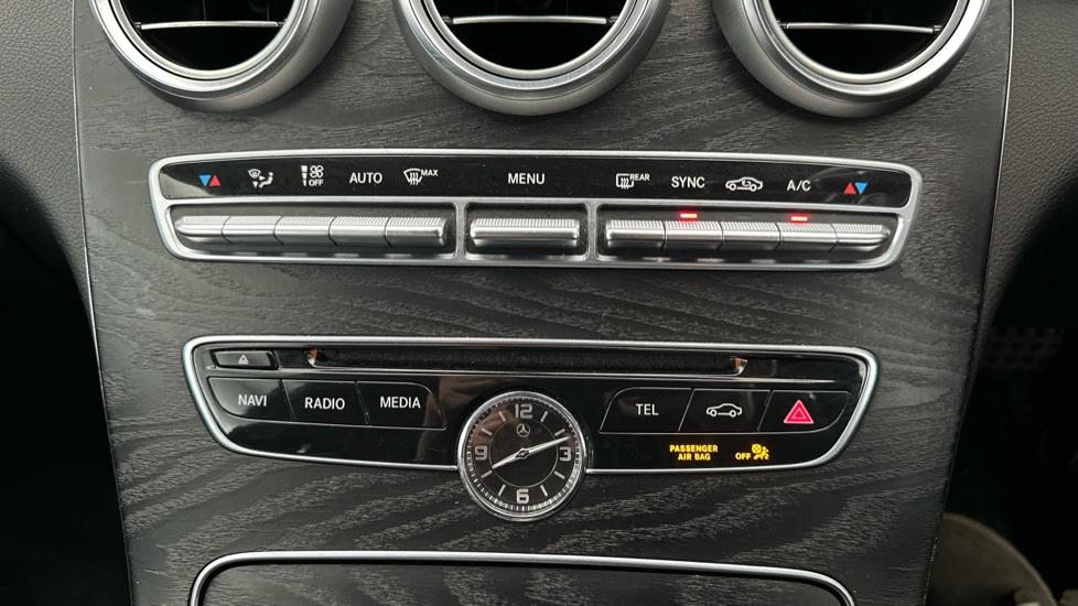 Air Conditioning /Dual Climate Control 