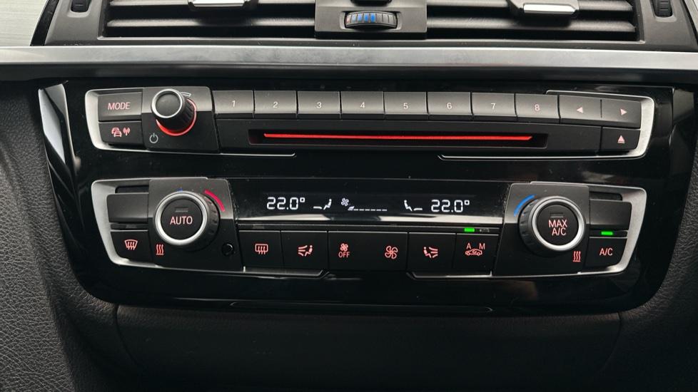 Dual Climate Control  / Air Conditioning 