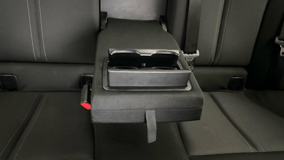 Rear Armrest/ Cup Holder