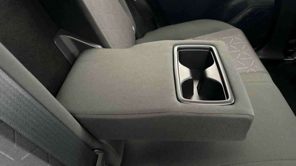 Rear Armrest/ Cup Holder