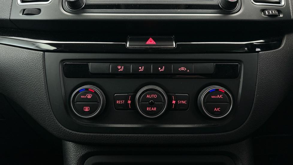 Air Conditioning /Dual Climate Control 