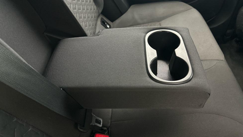 Rear Armrest/ Cup Holder