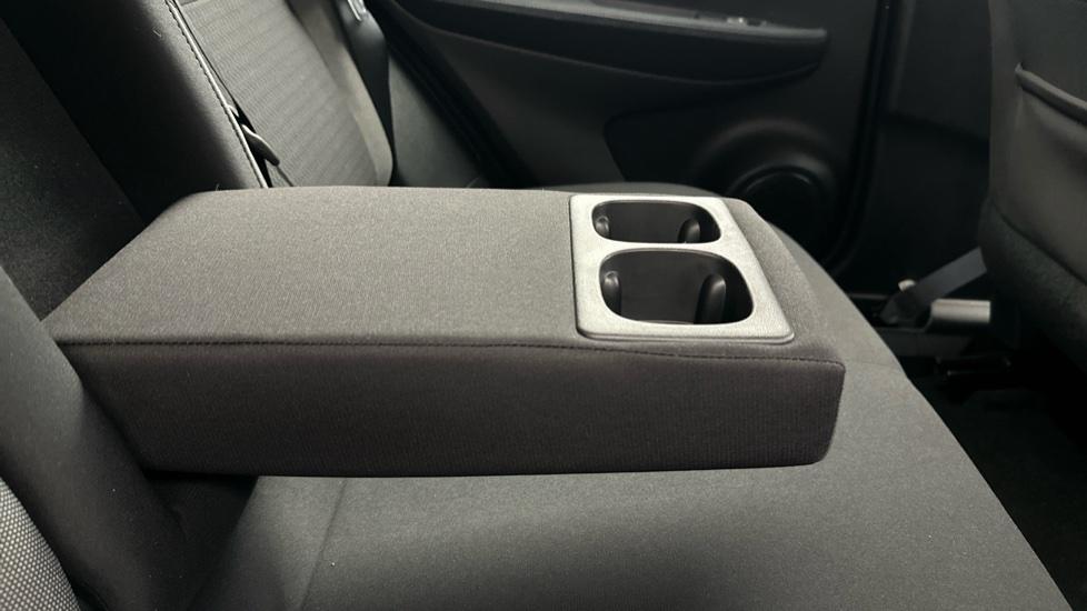 Rear Armrest/ Cup Holder