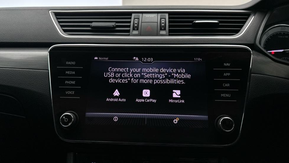 Apple Car Play & Android Auto