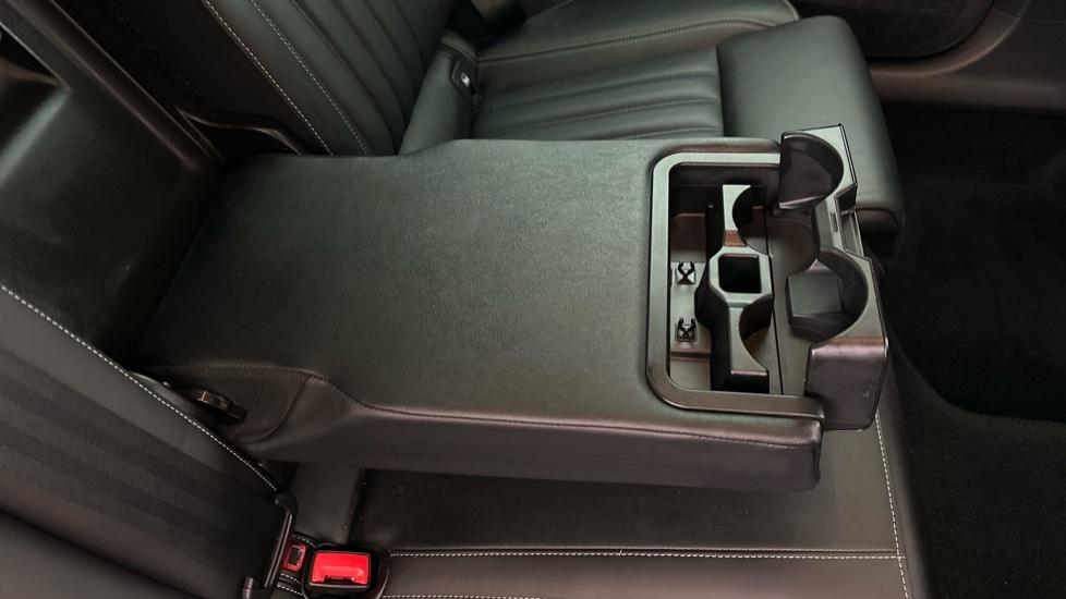 Rear Armrest/ Cup Holder