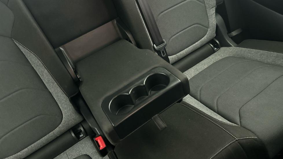 Rear Armrest/ Cup Holder