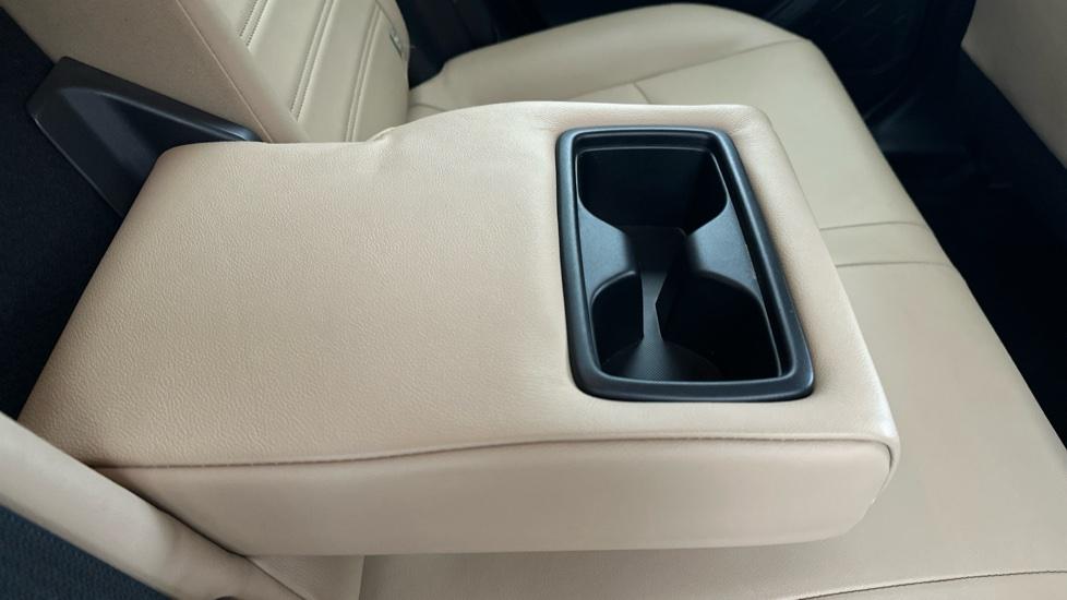 Rear Armrest/ Cup Holder