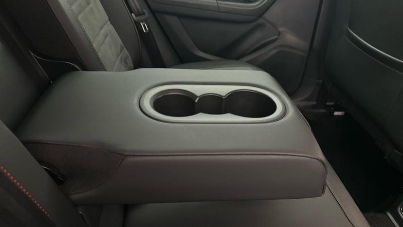 Rear Armrest/ Cup Holder