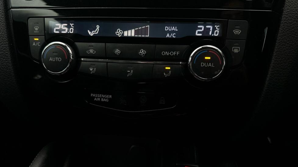 Air Conditioning /Dual Climate Control 