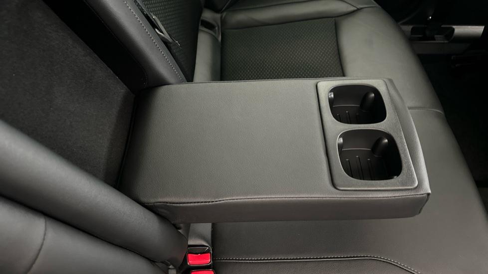 Rear Armrest/ Cup Holder