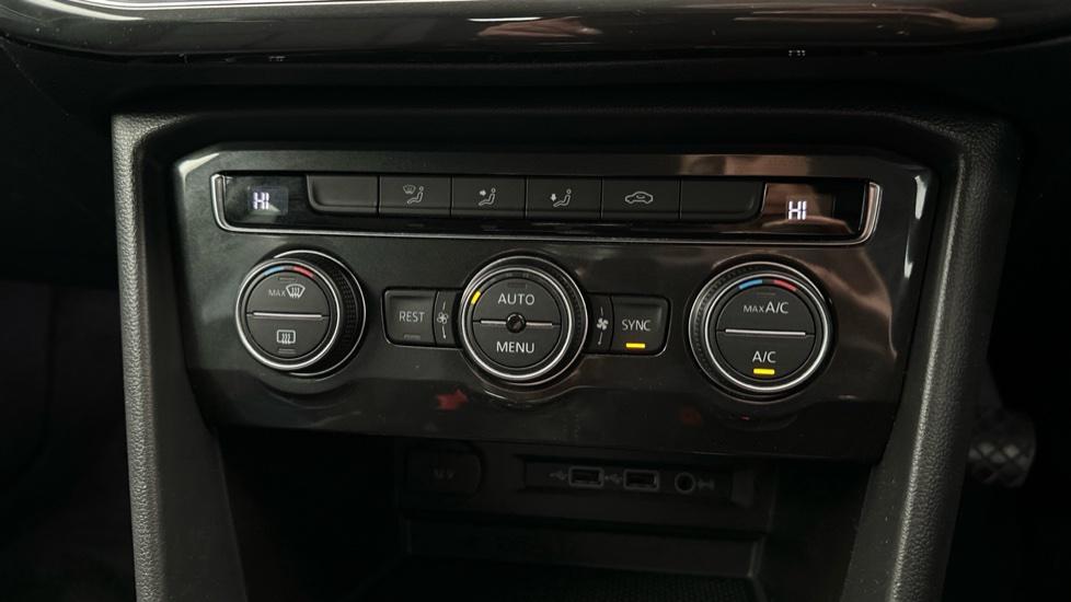 Air Conditioning /Dual Climate Control 