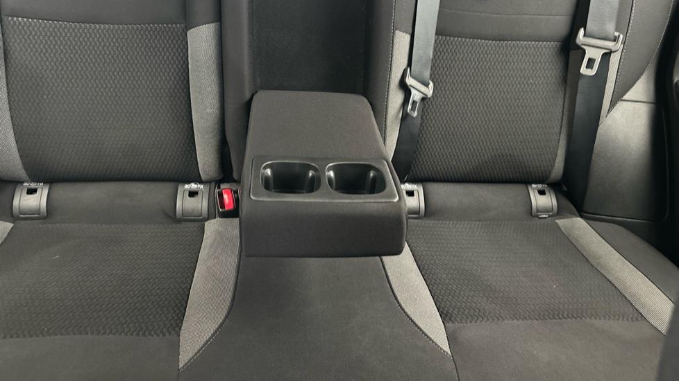 Rear Armrest/ Cup Holder