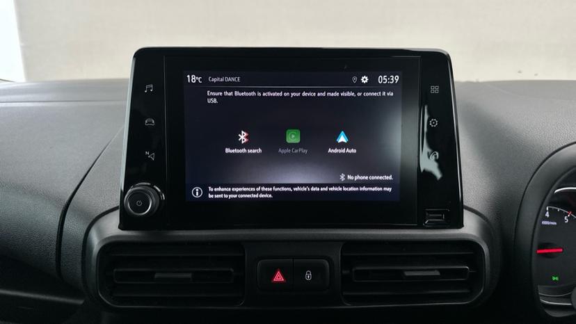 Apple Car Play & Android Auto