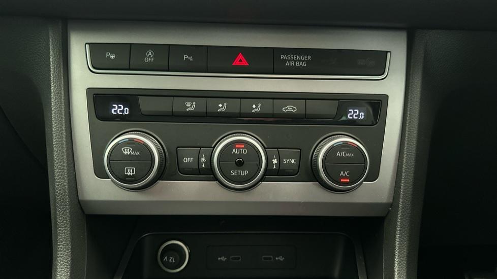 Air Conditioning /Dual Climate Control 