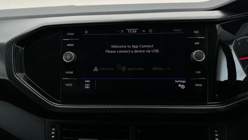 Apple Car Play & Android Auto