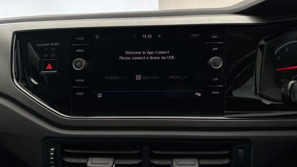 Apple Car Play & Android Auto