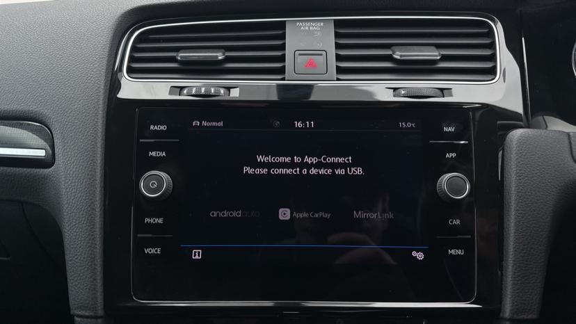 Apple CarPlay / Android Auto 