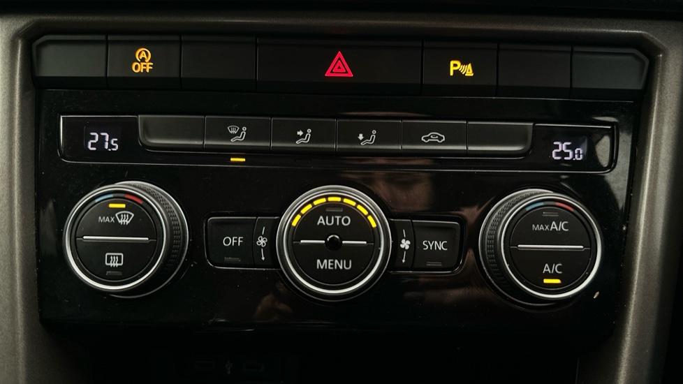 Air Conditioning / Dual Climate Control /Auto Stop/Start 