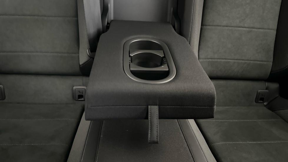 Rear Armrest/ Cup Holder